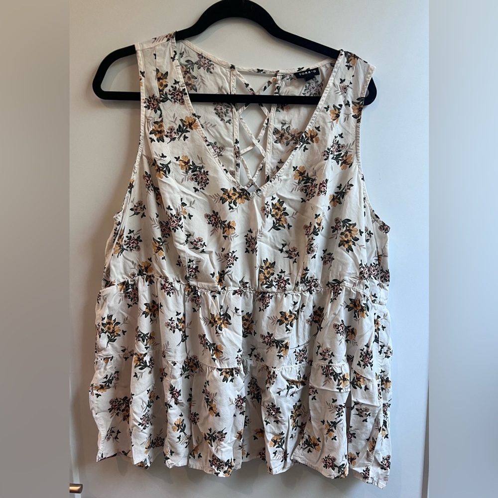 Torrid Floral Sleeveless V-neck Blouse - Cream